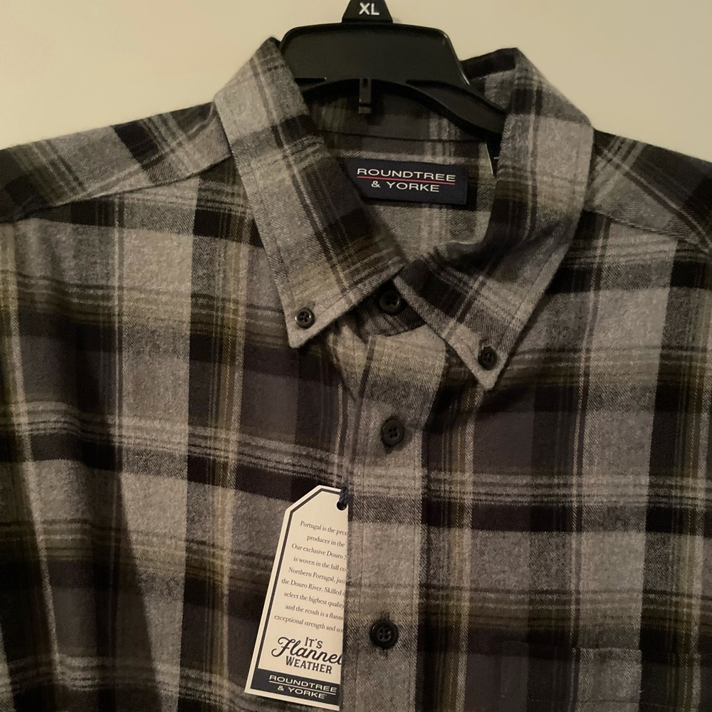 ROUNDTREE & YORKE Plaid Shirt